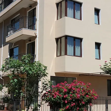 Flowers Πανσιόν 4*
