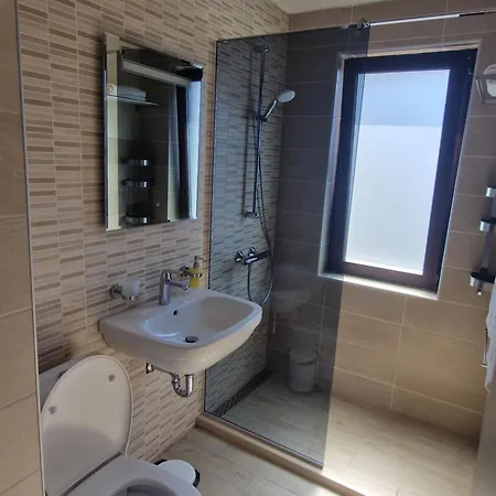 Flowers 招待所 4*