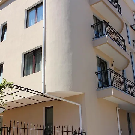 Flowers 内塞伯尔