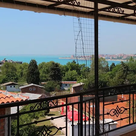 招待所 Flowers 4*