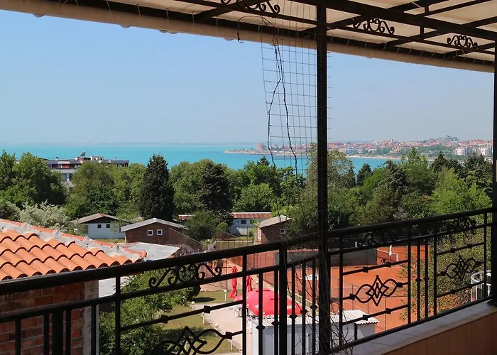 Gæstehus Flowers 4*